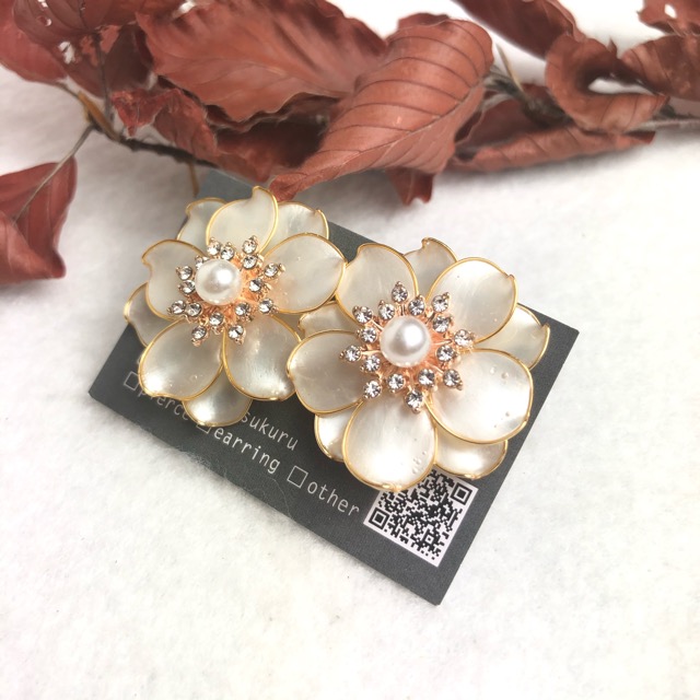 お花アクセサリー入荷✨