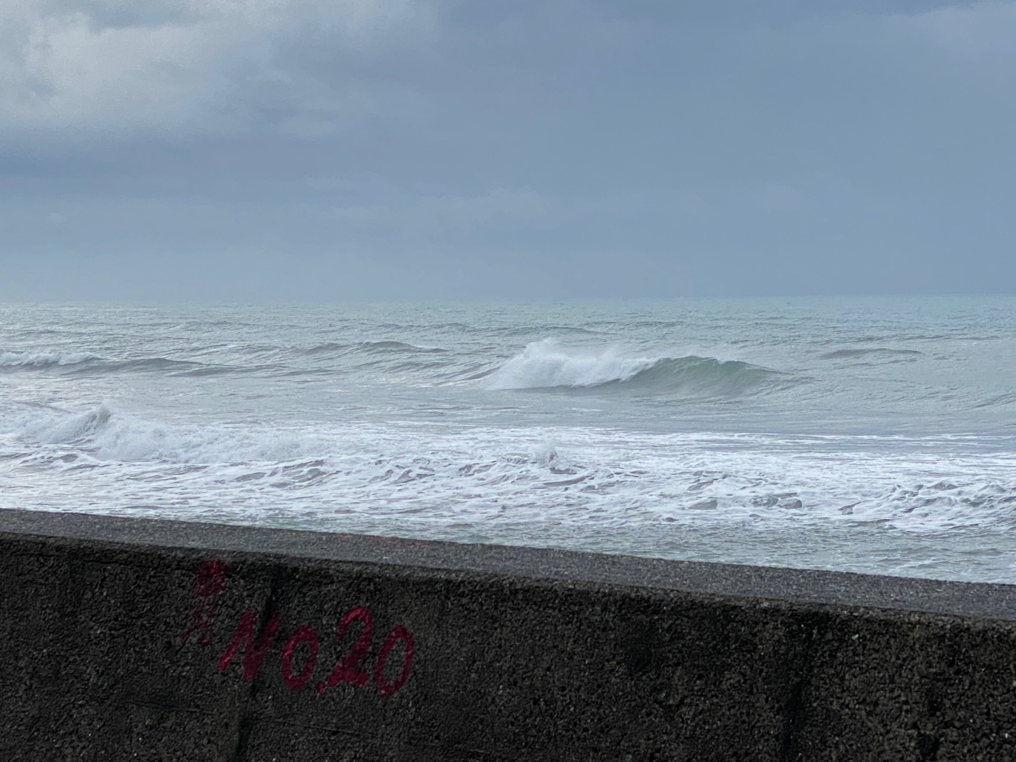 片浜の波情報