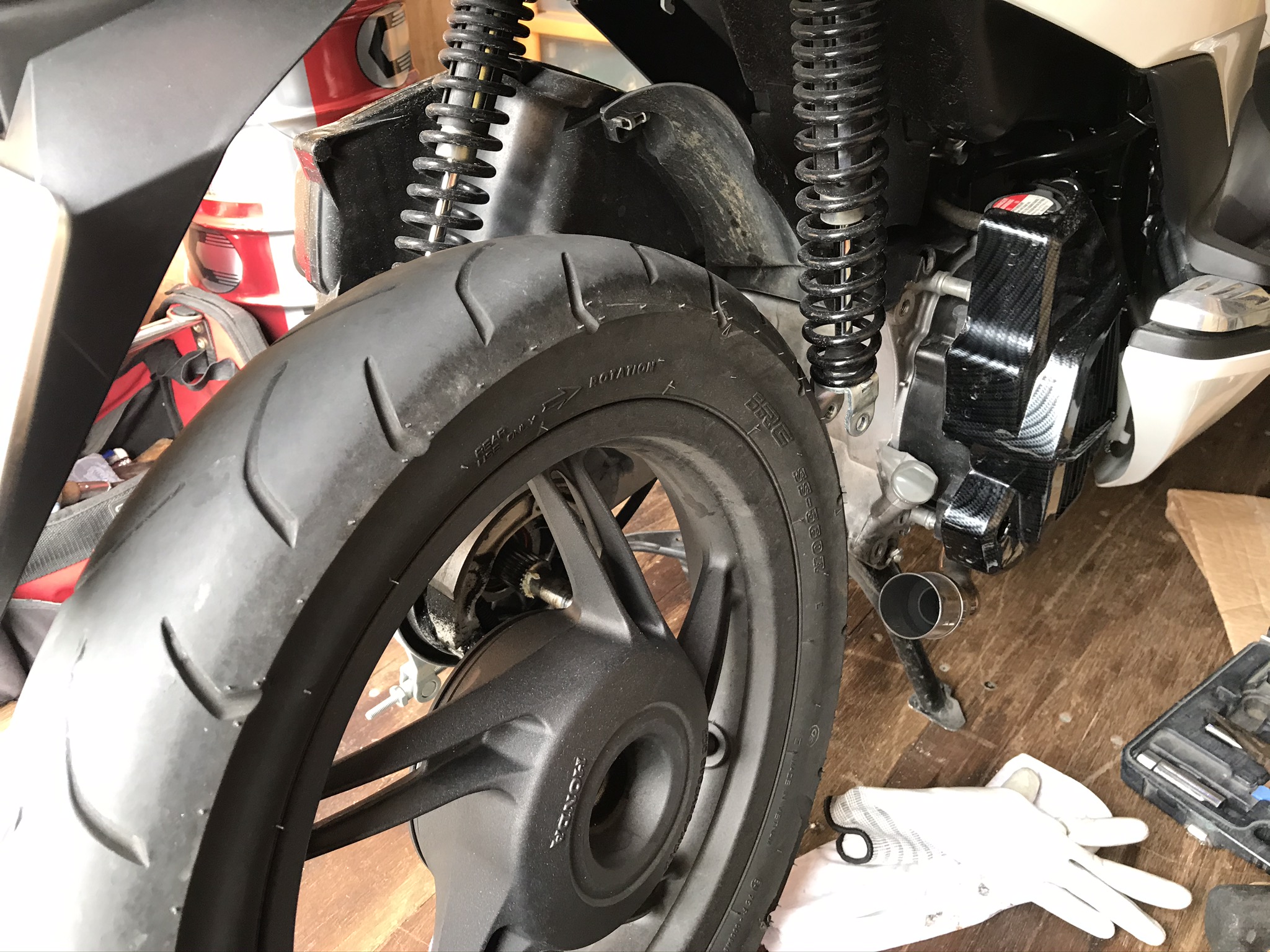 PCX150タイヤ交換　DIY交換