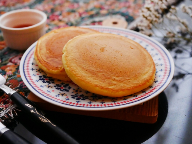 ステンレスフライパンでパンケーキを丸く焼くコツ　