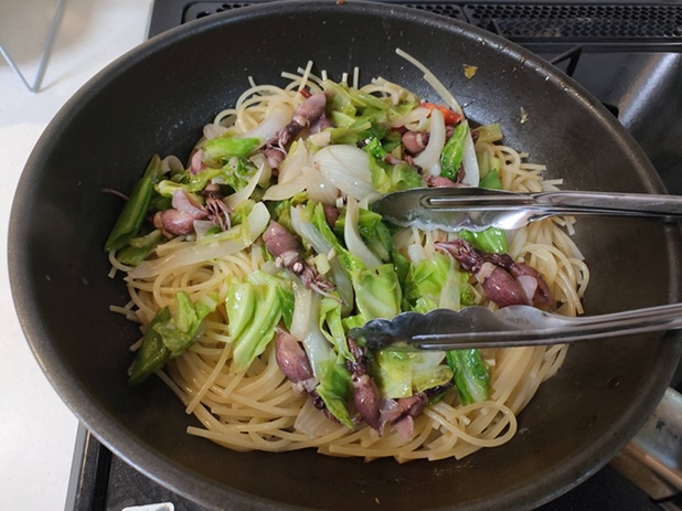 春野菜パスタをワンパンで！　～フライパン1つで時短レシピ選～