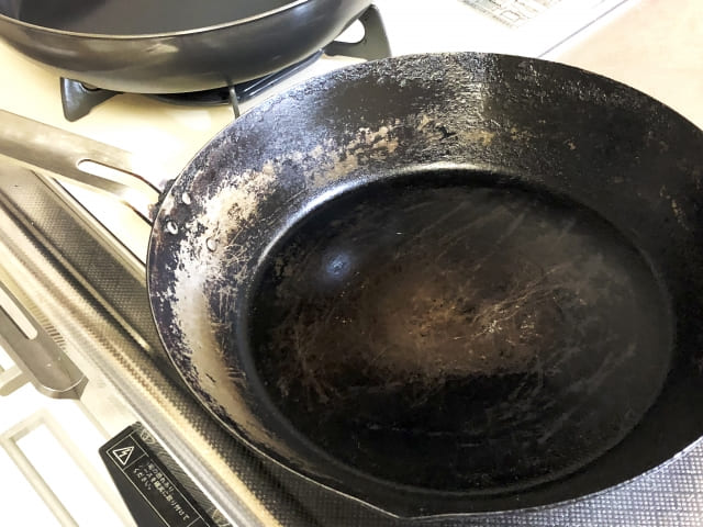 フライパンが錆びる原因は?素材別の理由と今日からできる対策