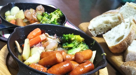 アヒージョをフライパンで!おすすめ具材や人気サイズまでを解説