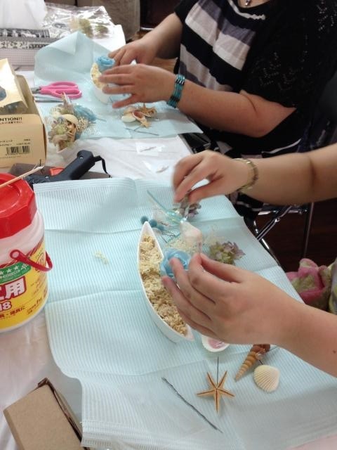 人気の貝殻とブルーのプリザーブドフラワーアレンジメント♪