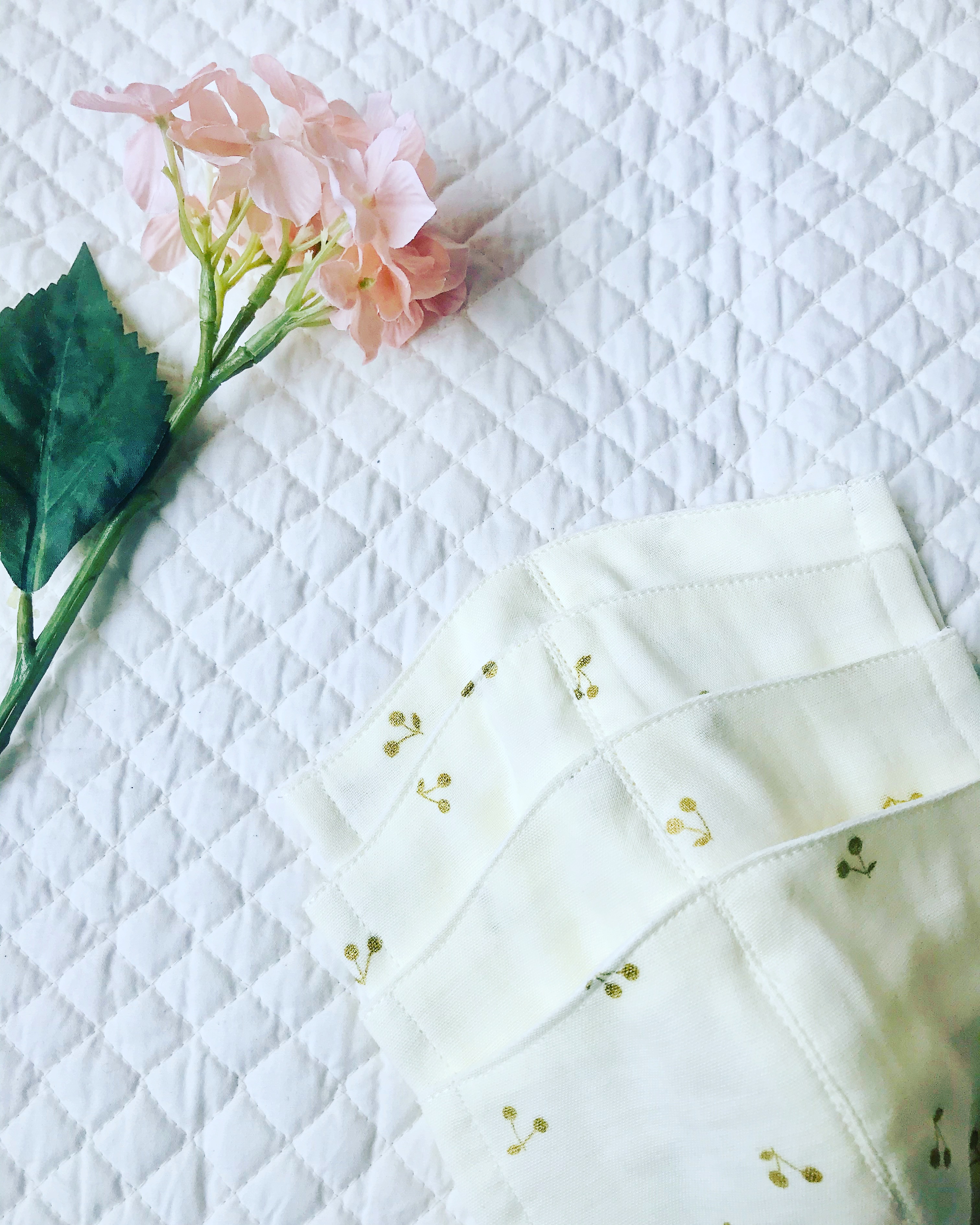 チェリー柄マスク