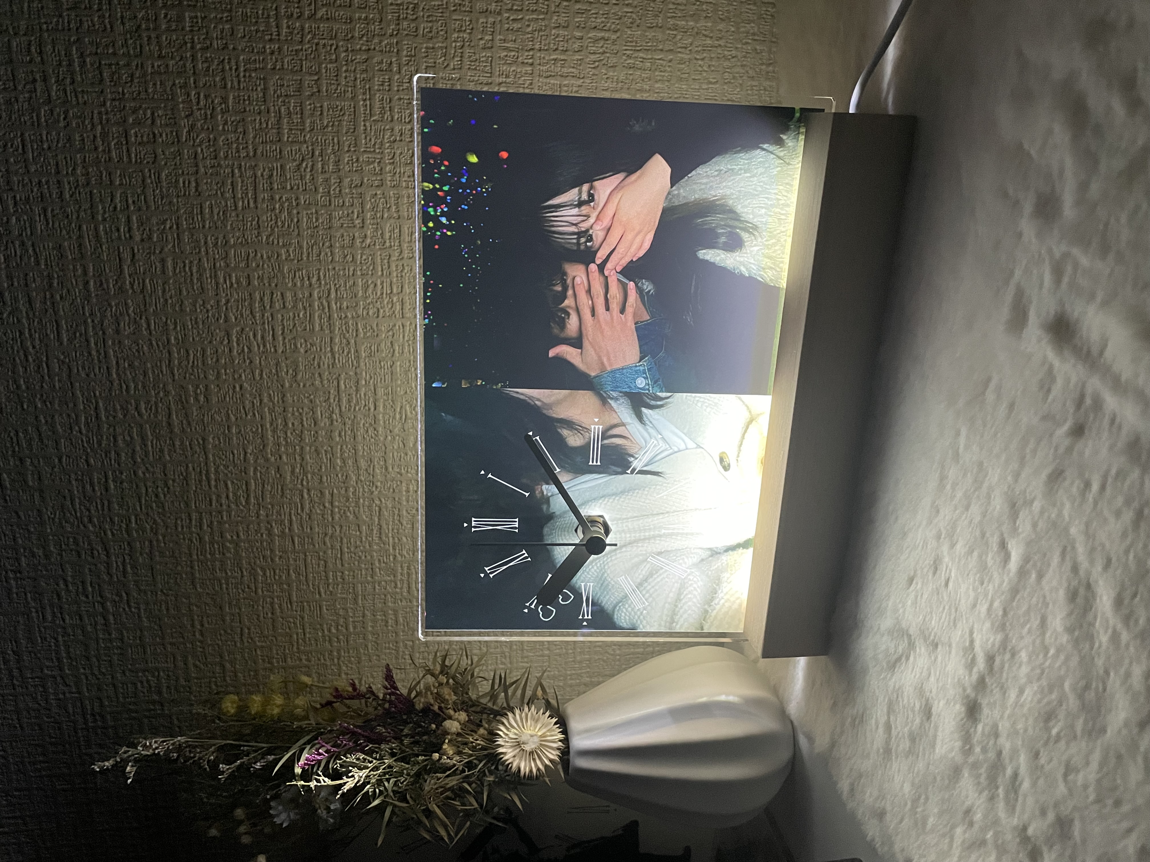 「特別な瞬間を彩るLEDフォト時計」