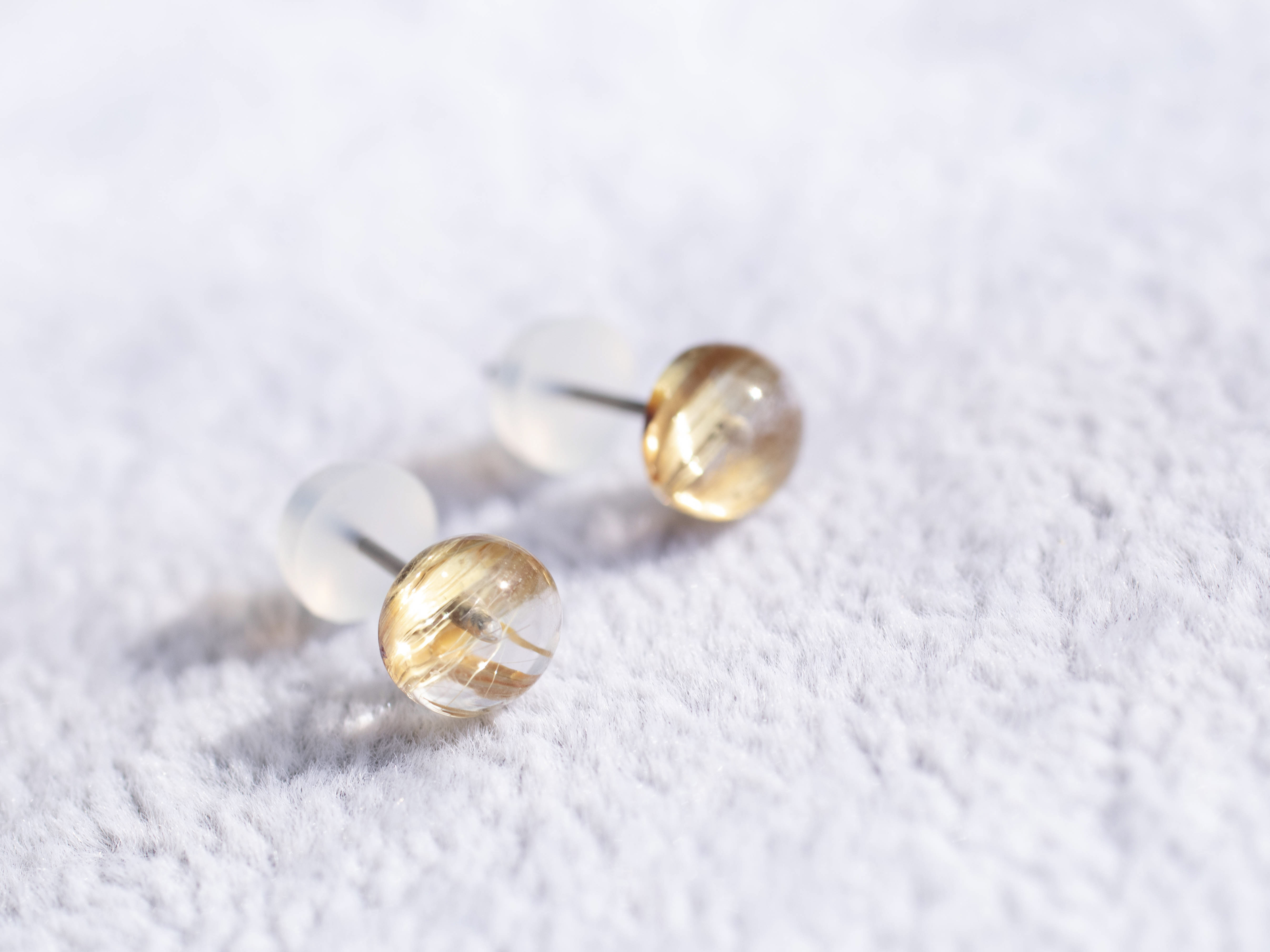 make a hole 穴開き石のジュエリー　チタンポストで安心