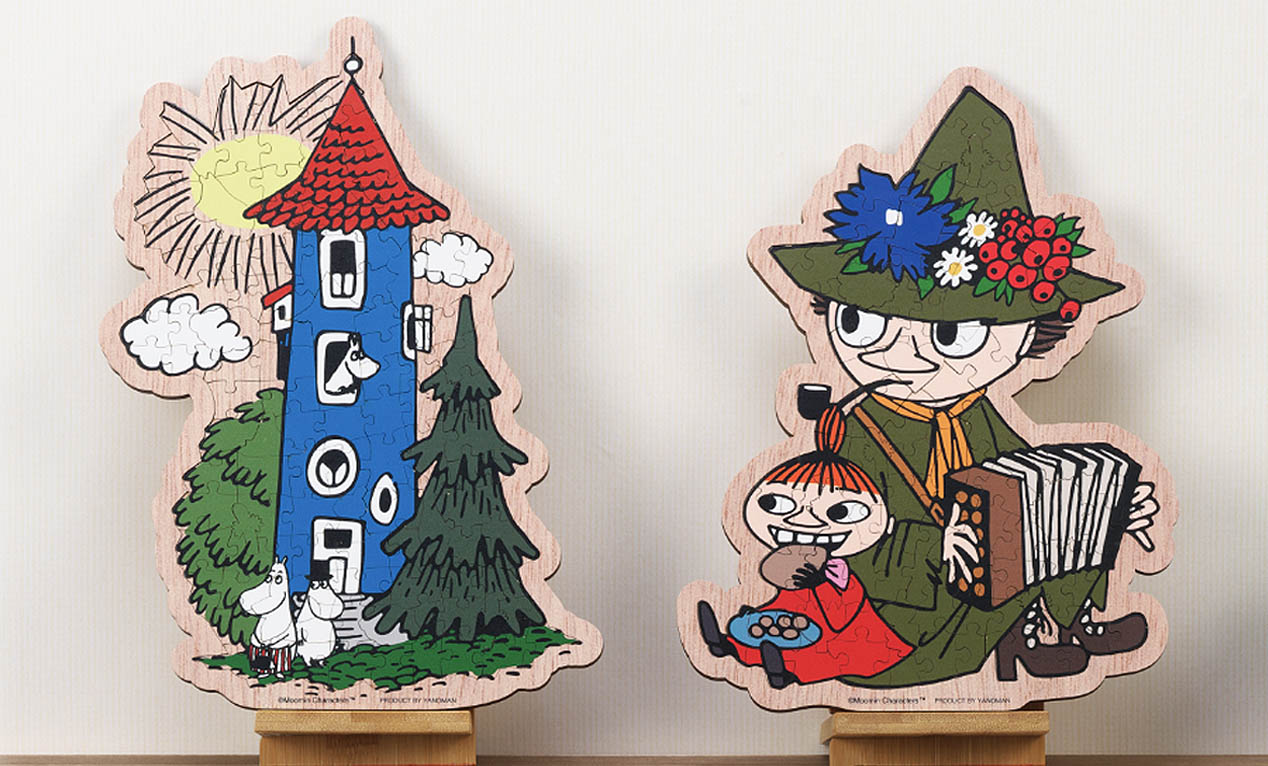 ムーミンやしきとスナフキンが“立体パズル”に！遊んで飾れるムーミンの木製インテリアが新発売