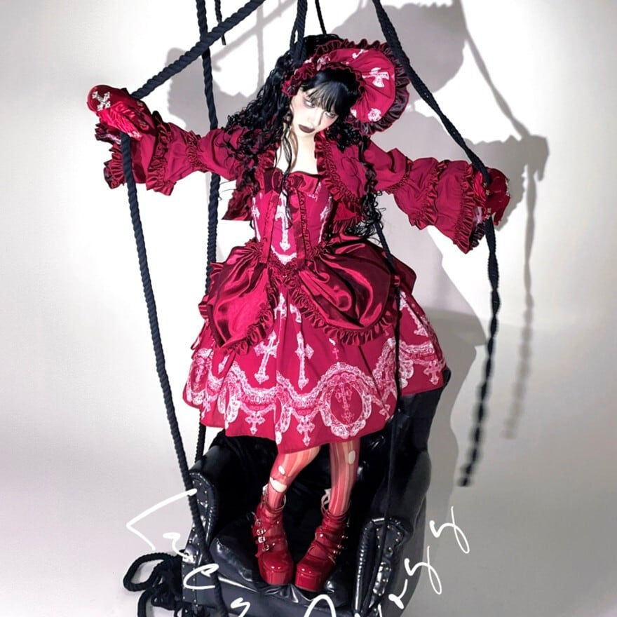 ゴスロリとは？地雷系との違いと天使と悪魔流の着こなし方