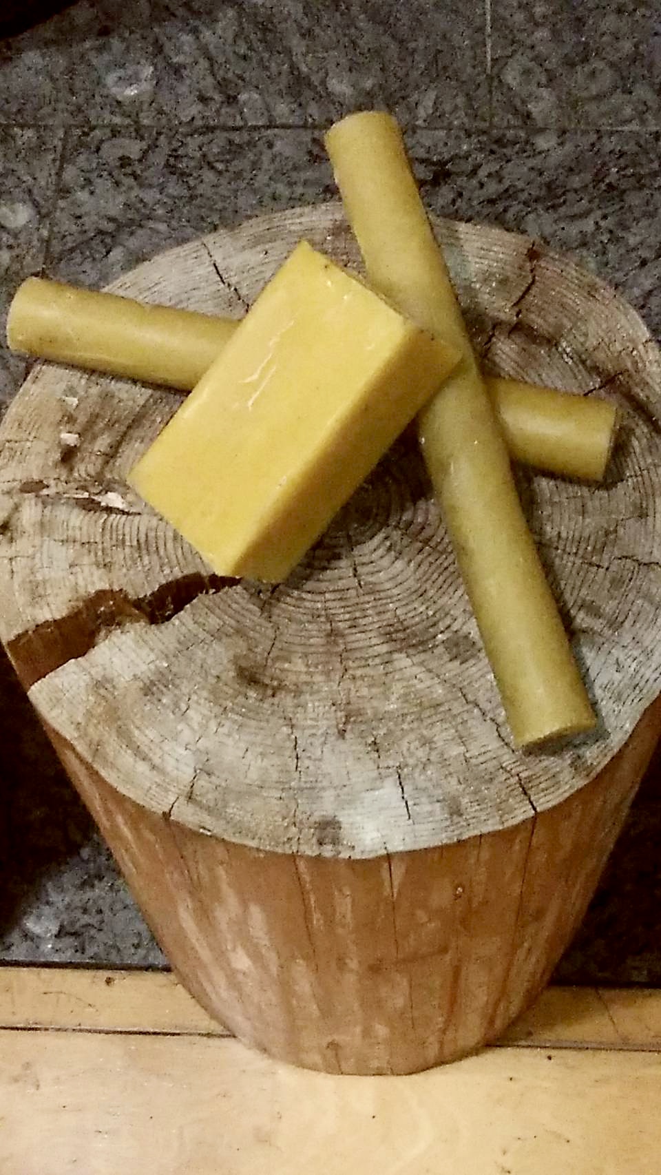 蜜蝋は食べ物ではありません