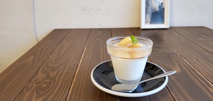 カフェでモモ　Cafe de Momo