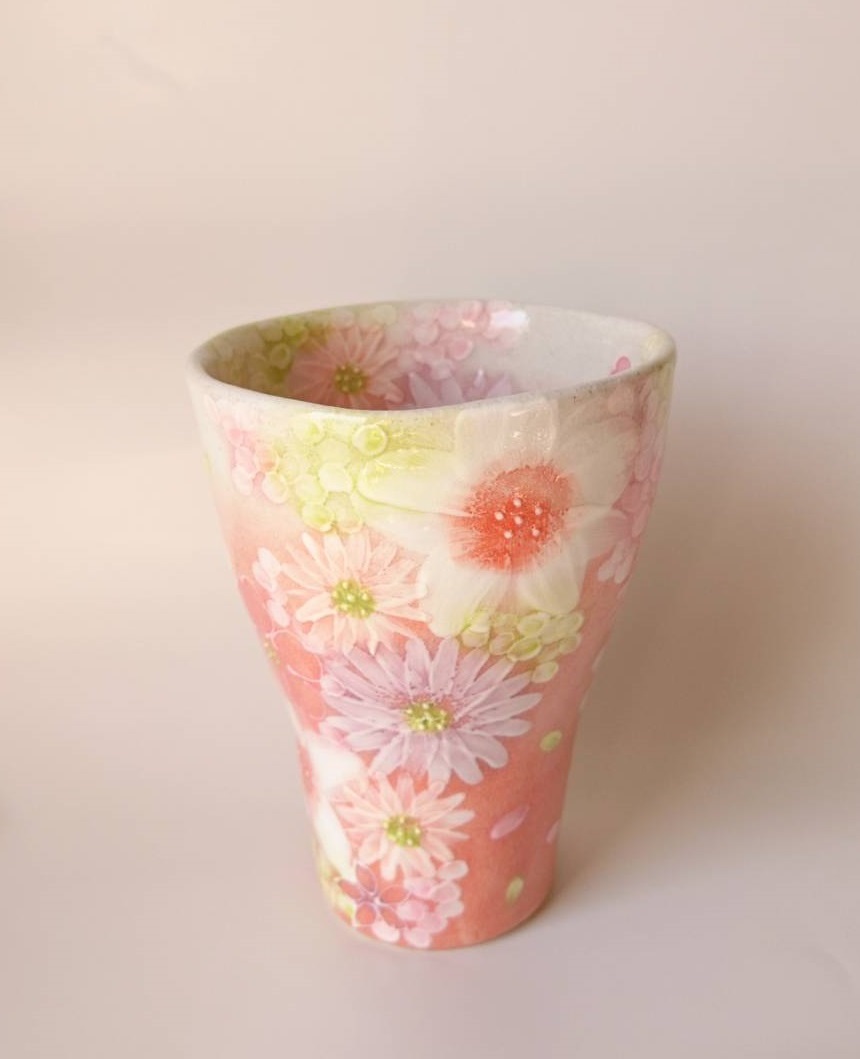 桜が見頃です！　工房ゆずりはの桜色のカップおすすめです！