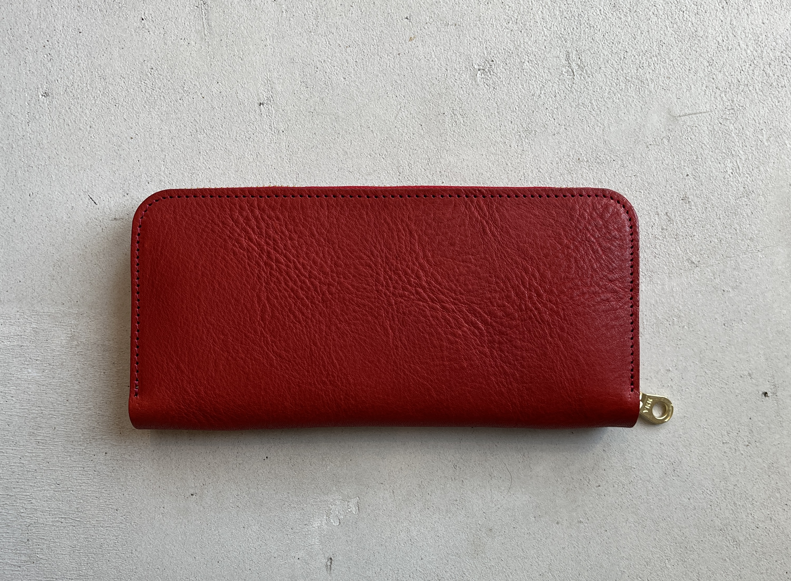 赤い長財布