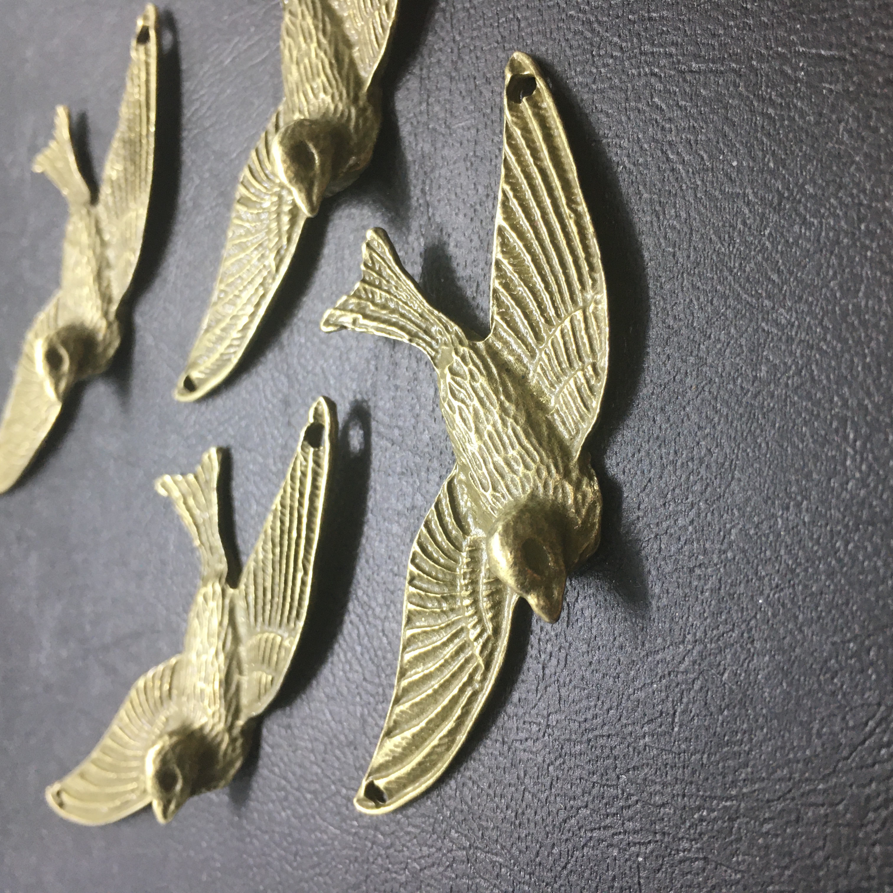 NEW！　羽ばたく鳥のチャーム