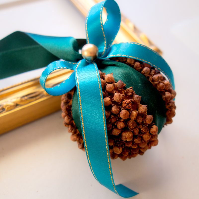 西洋に伝わるクリスマスの風物詩 “フルーツポマンダー”