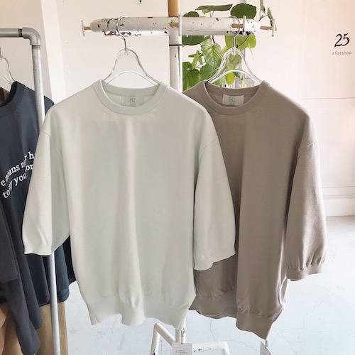 HERILL/ニットとJANE SMITH/パンツ