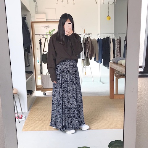 Shinzone プリントスカート と BATONER カシミヤフォックス