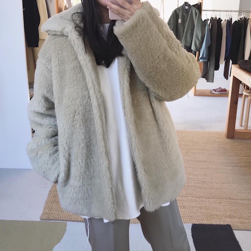 AURALEEのボアブルゾン