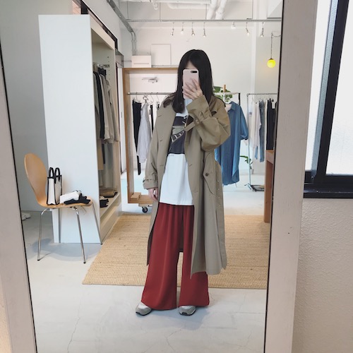 JANE SMITH プリントTEE と Graphpaper サテンギャザーパンツなど