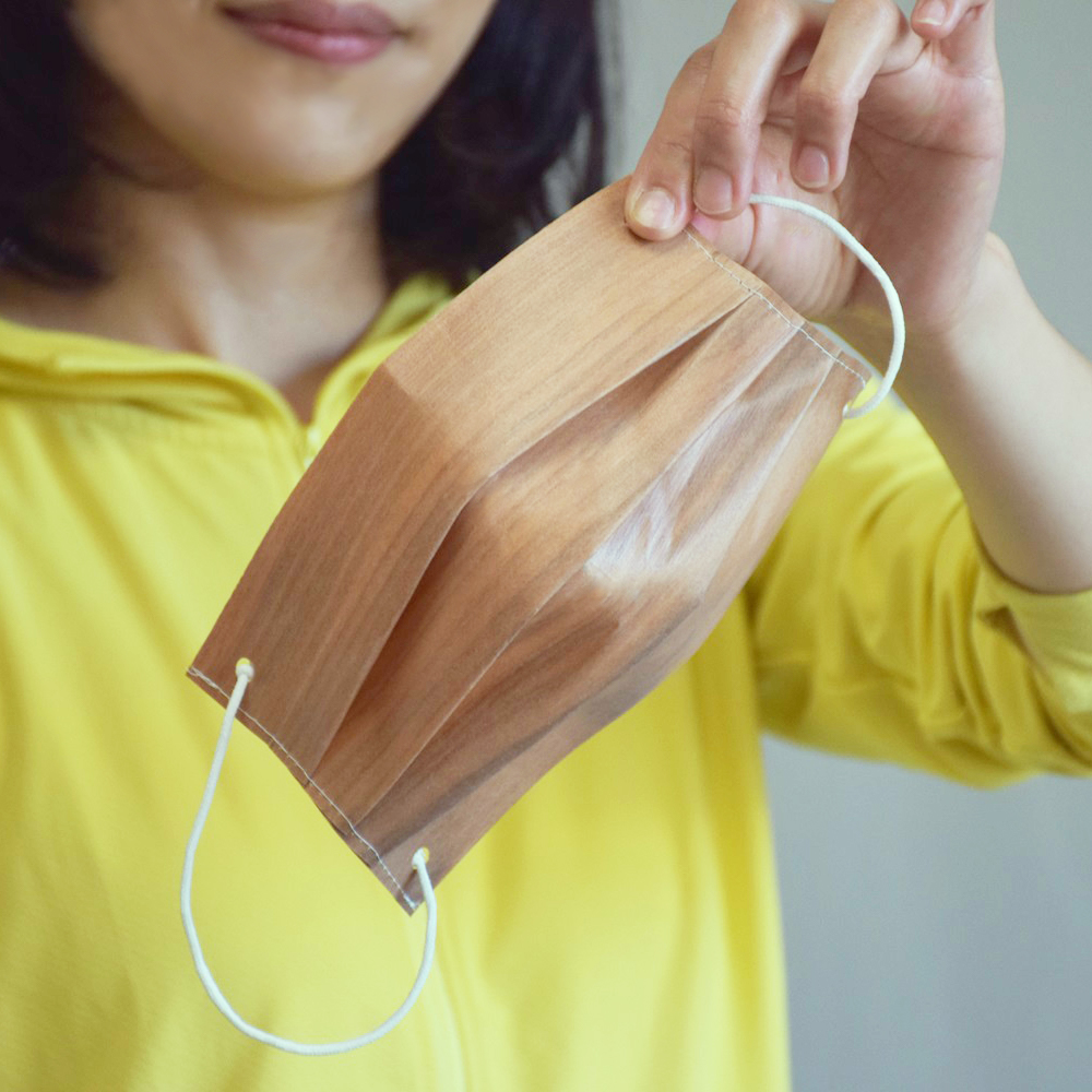 手作りならではの木製マスクが誕生。その付け心地は?