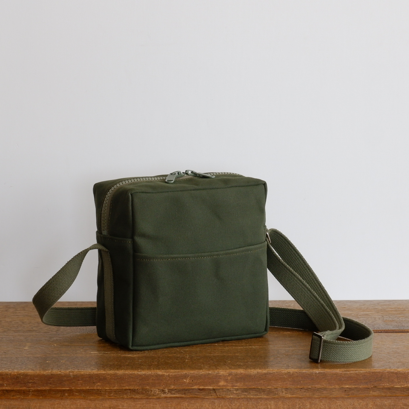 「正方形ミニショルダー オリーブドラブ / 6号帆布」の価格改定のお知らせ