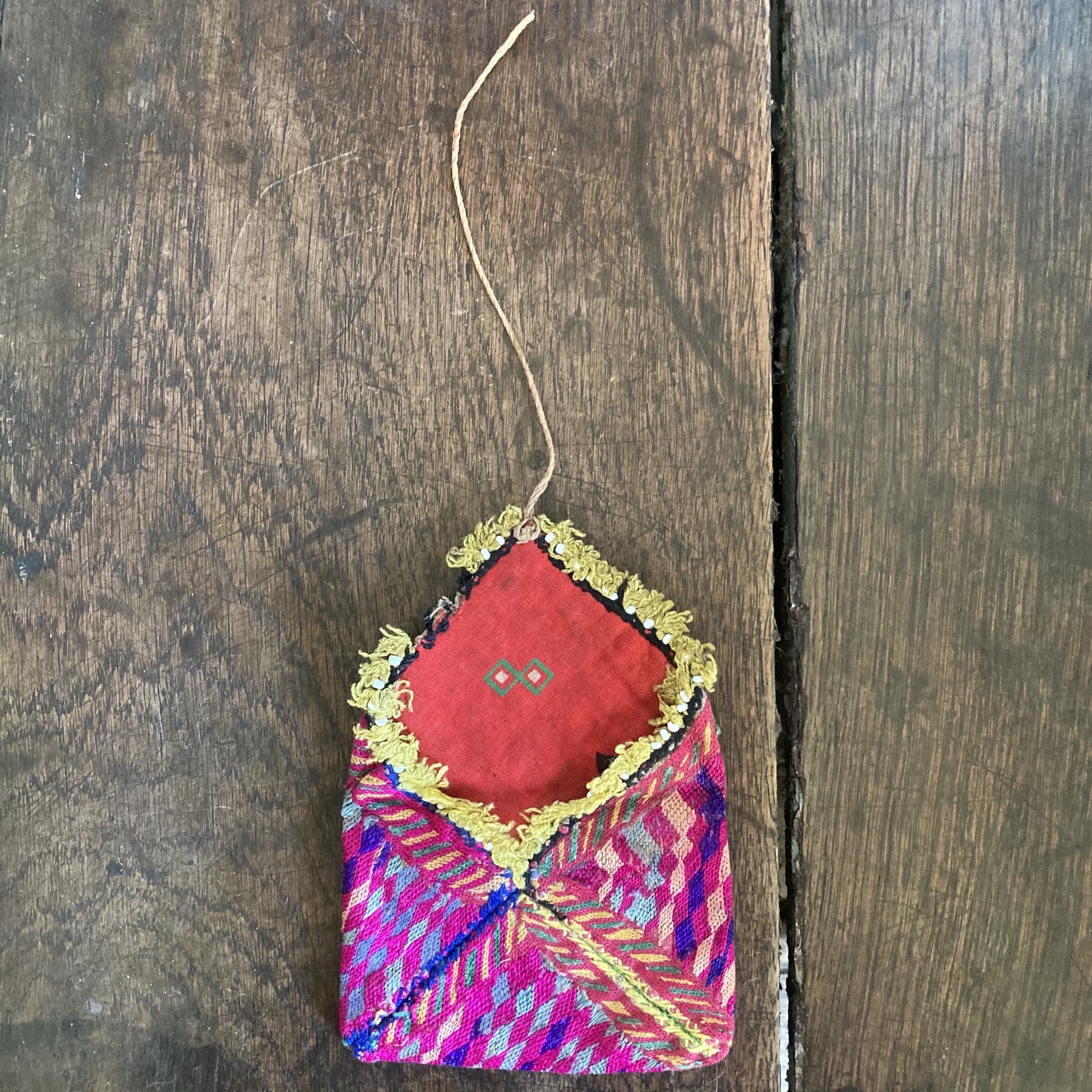 ● 刺繍小物入れ ／ ハザラ族