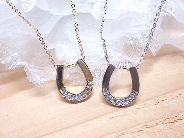 馬蹄型ネックレス ゴールド&シルバー