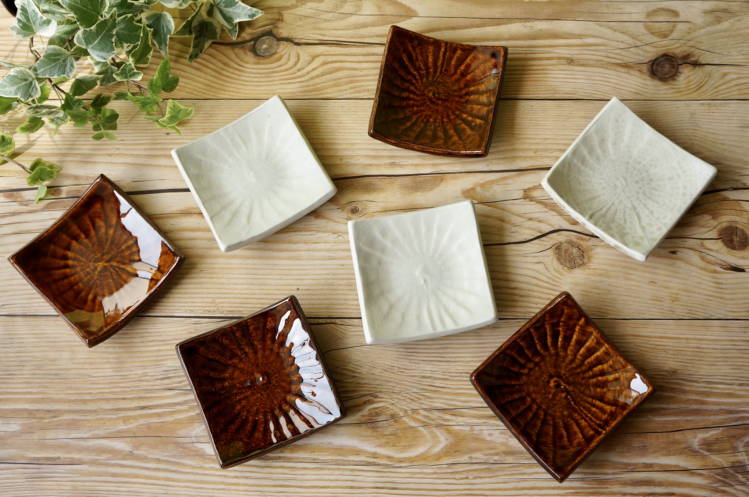カネハ窯の板皿シリーズ