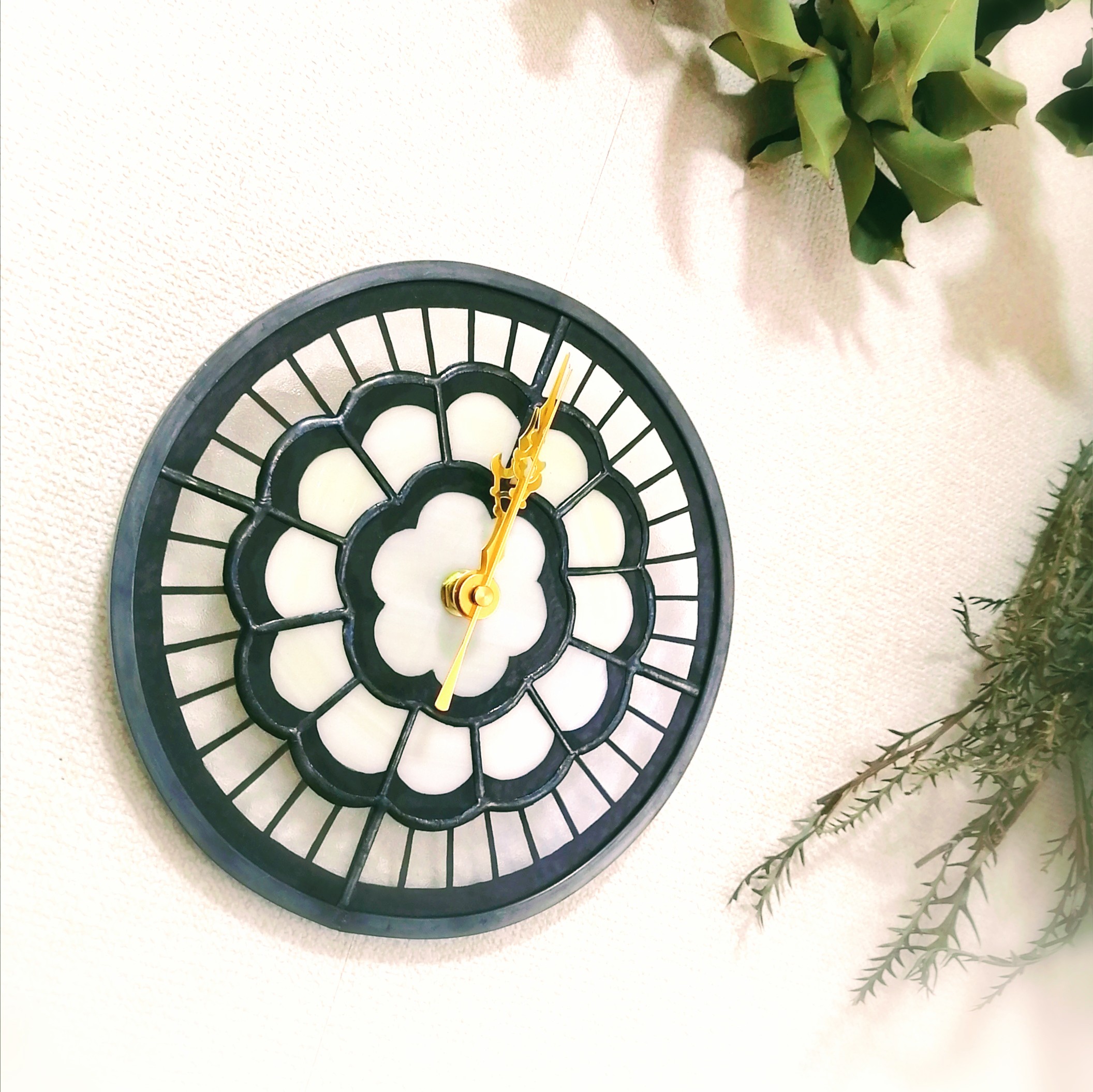 これもステンドグラス? 懐かしくて新しい、大人な女性のインテリア。