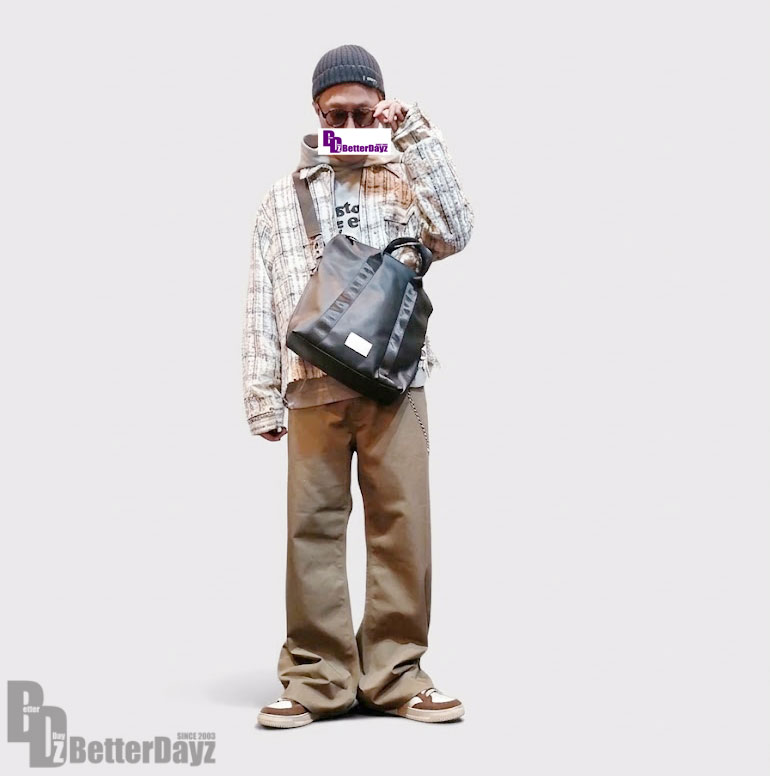 質感で遊ぶ、大人の日常着。