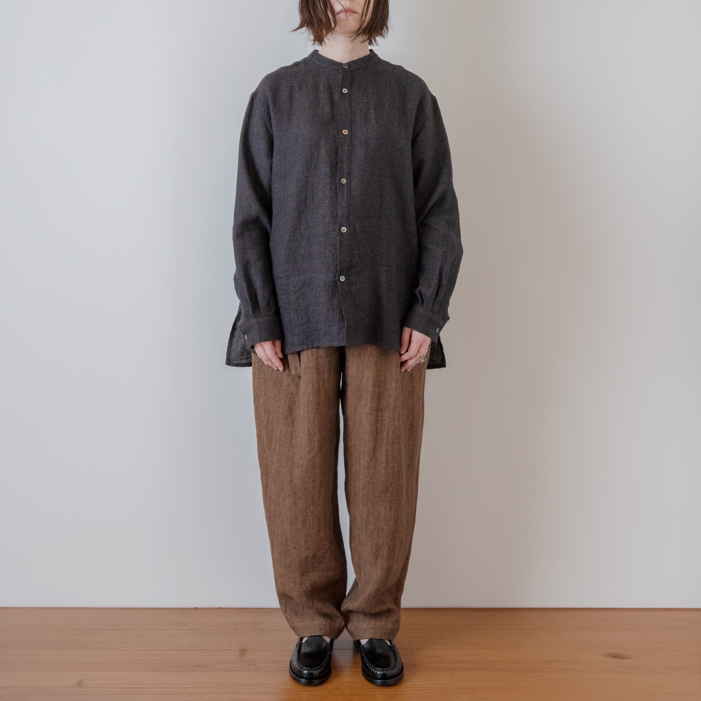 定番シャツを、暖かな素材で