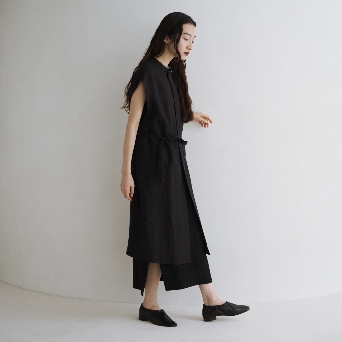 シーンを問わず着回せる、ロングジレの秘密