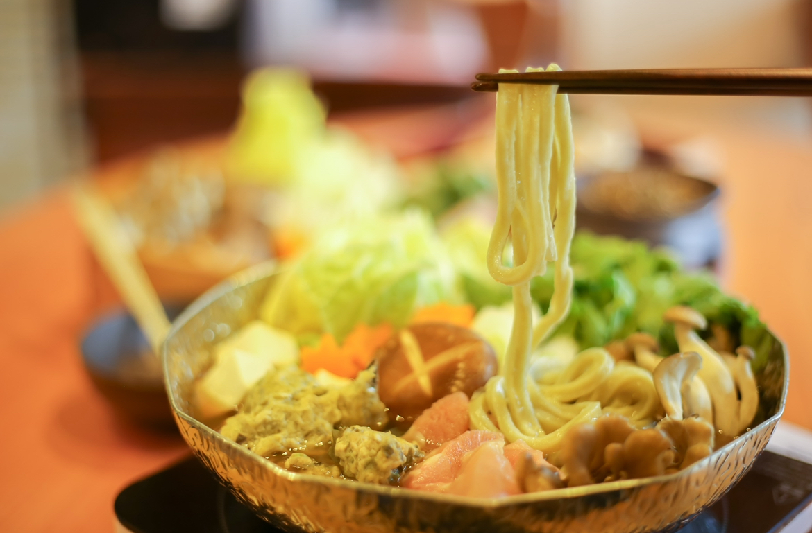 【茶鍋】沢渡茶の香りと旨みを食べるごちそう鍋