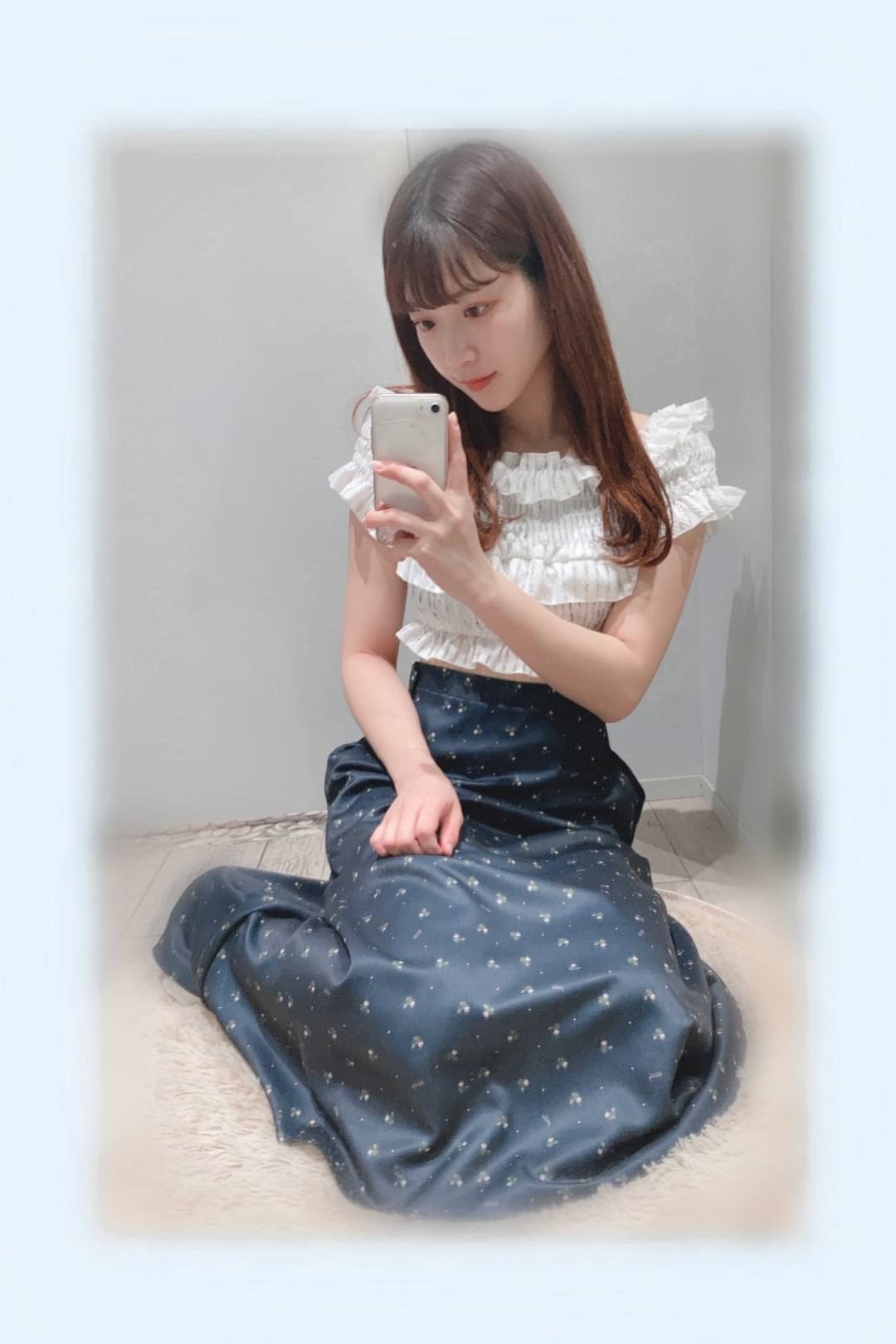 【staff】オーガンジーフリルオフショルトップス❤︎chisaki