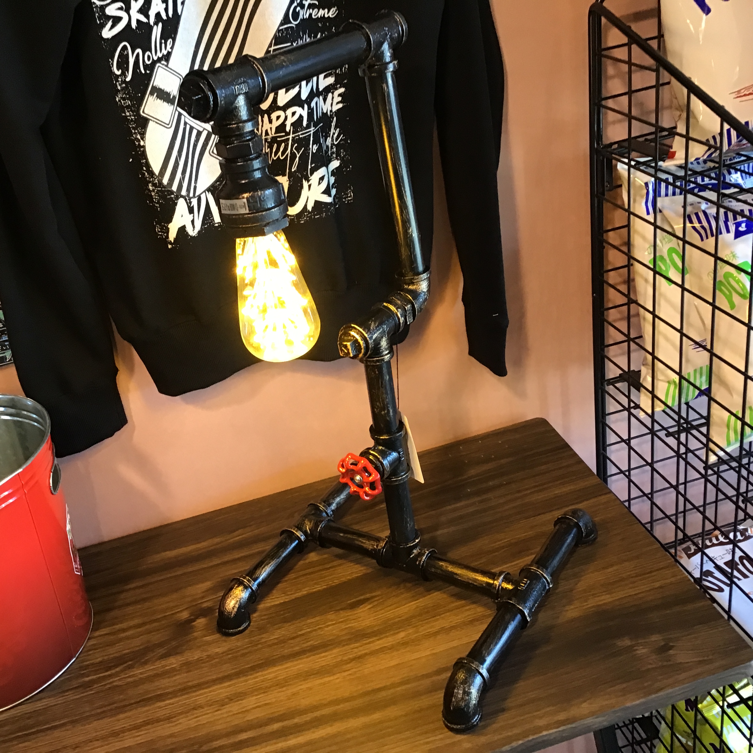 圧倒的存在感...！！インダストリアルな照明入荷！