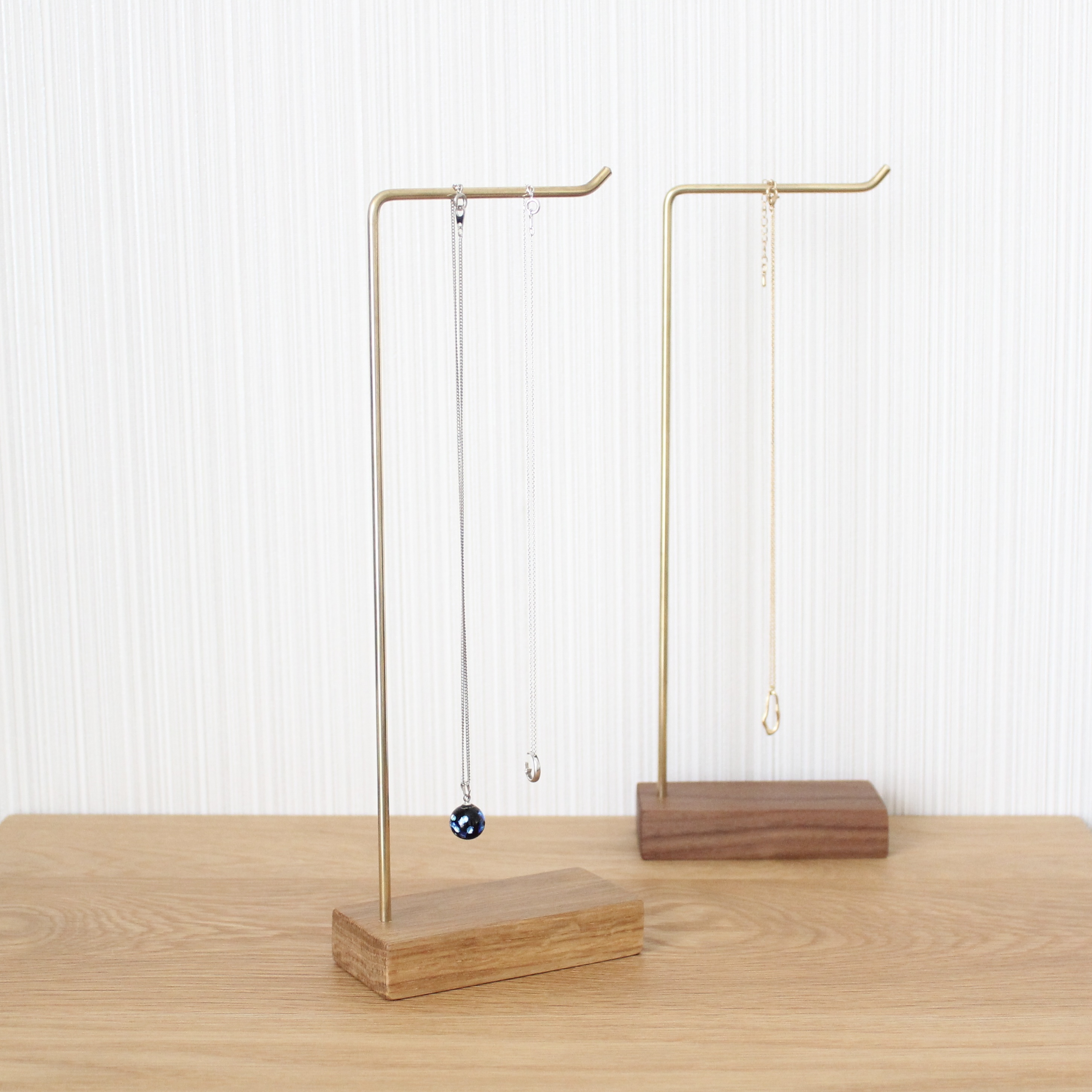 オーク×真鍮のアクセサリースタンド