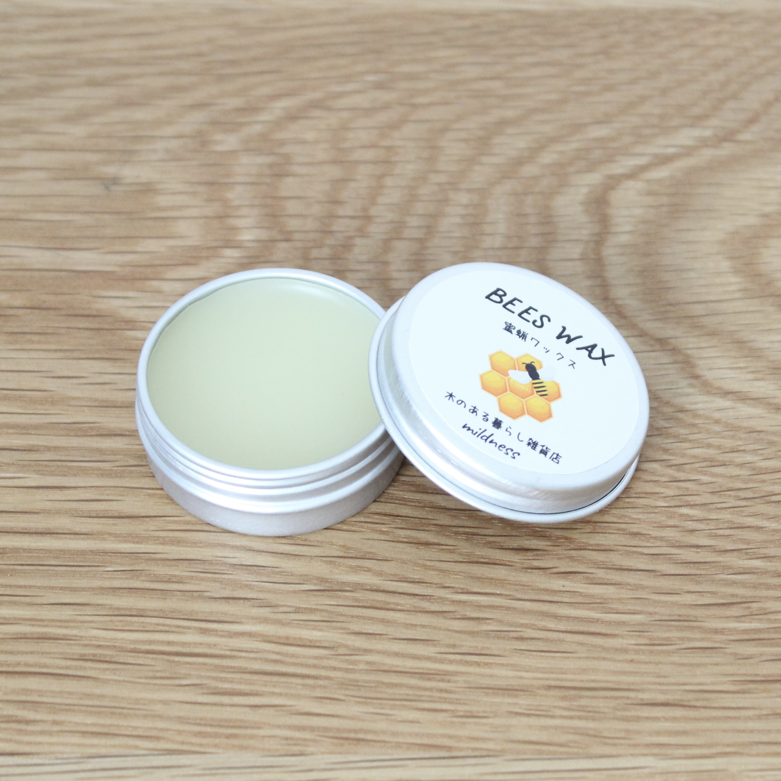 木製雑貨や家具のメンテナンスにぴったりの蜜蝋ワックス