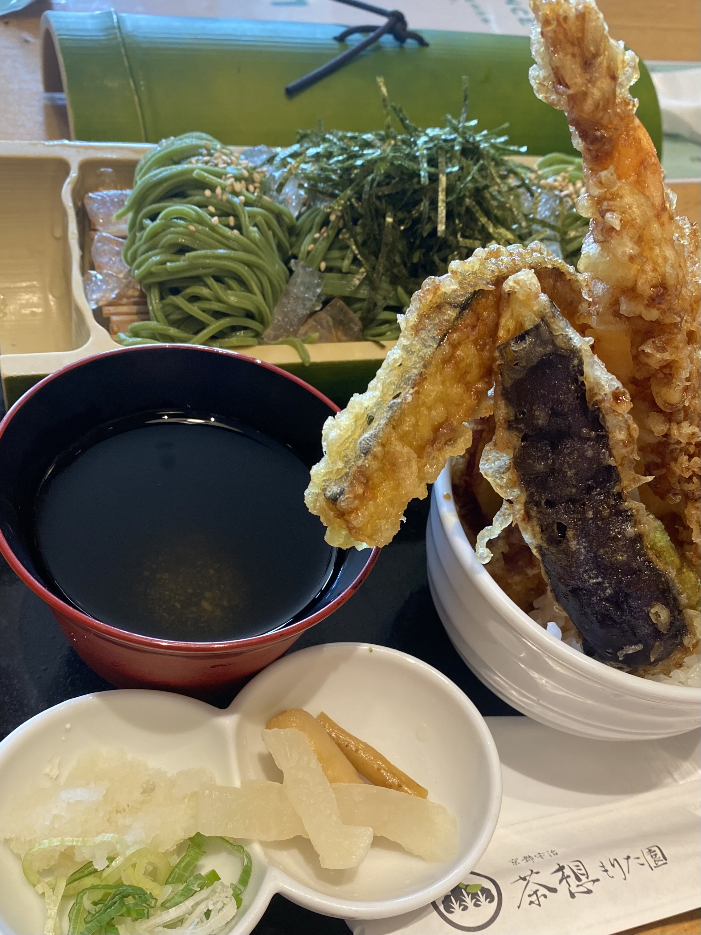 お抹茶屋さんのお蕎麦