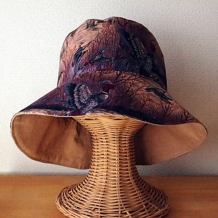 お試し第一弾♡プリント柄と草木染めのリバーシブルの帽子を販売いたします！