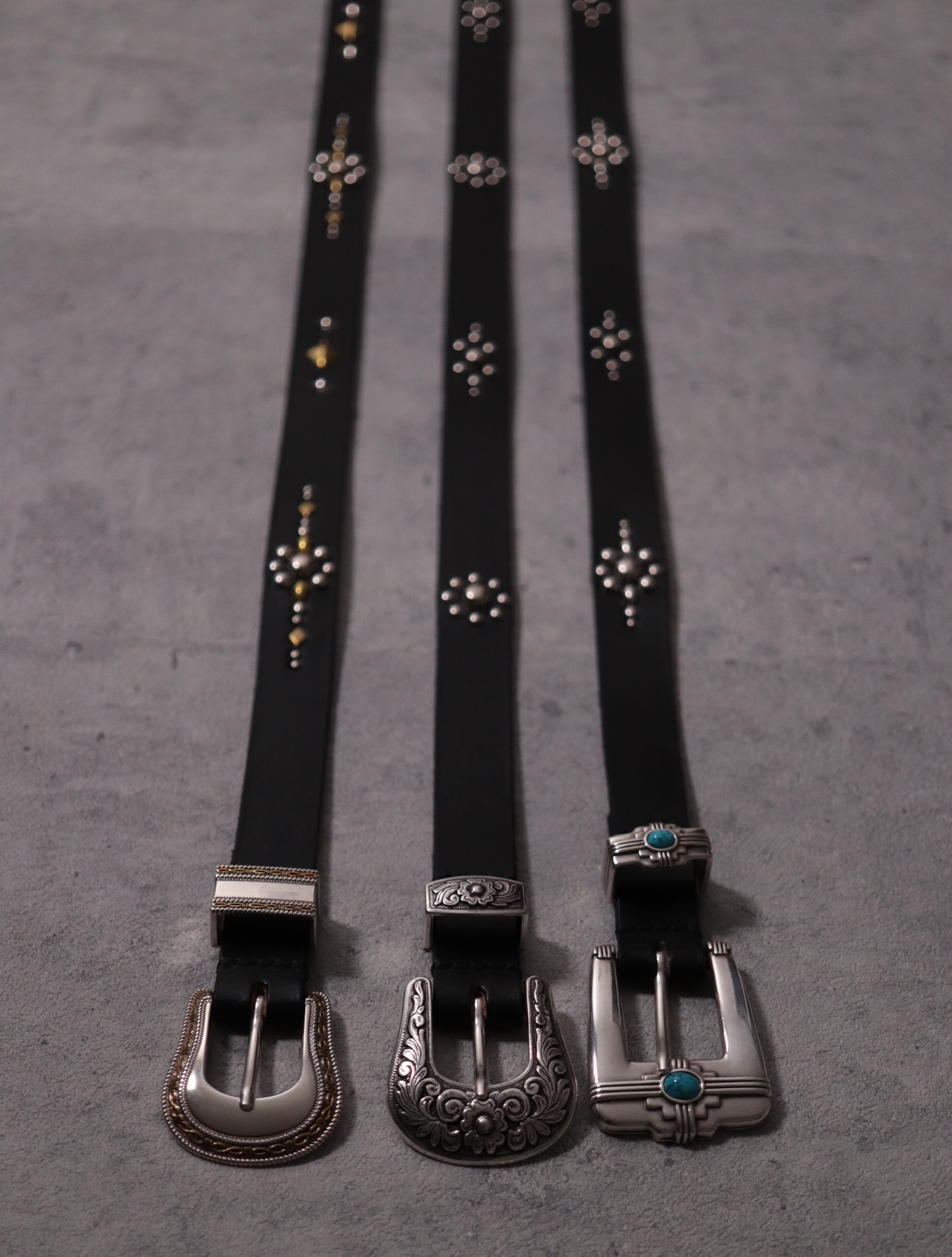 ［3PEACE BUCKLE STUDS BELT]