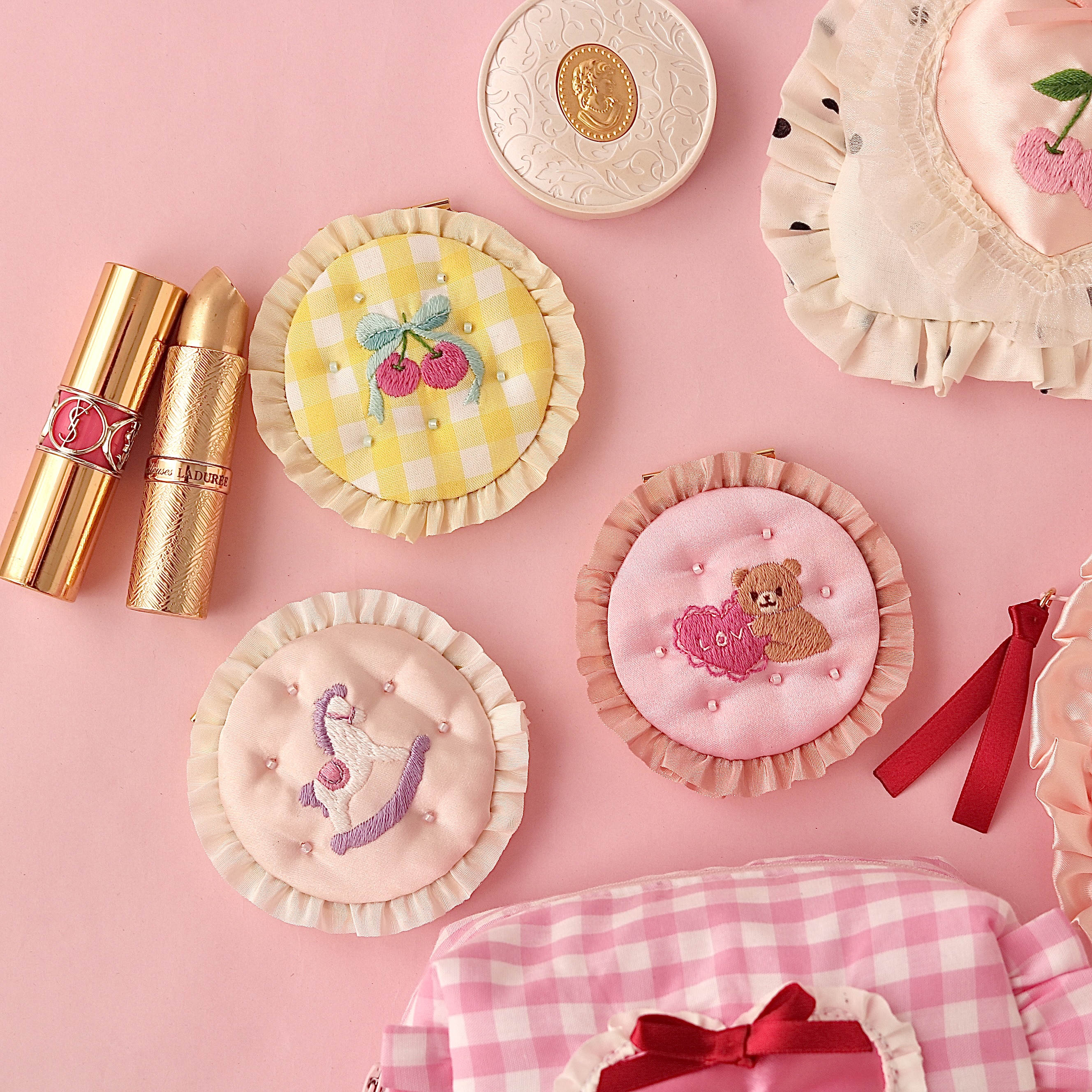 🪞✨【1/27 21時販売】刺繍フリルのコンパクトミラー登場！