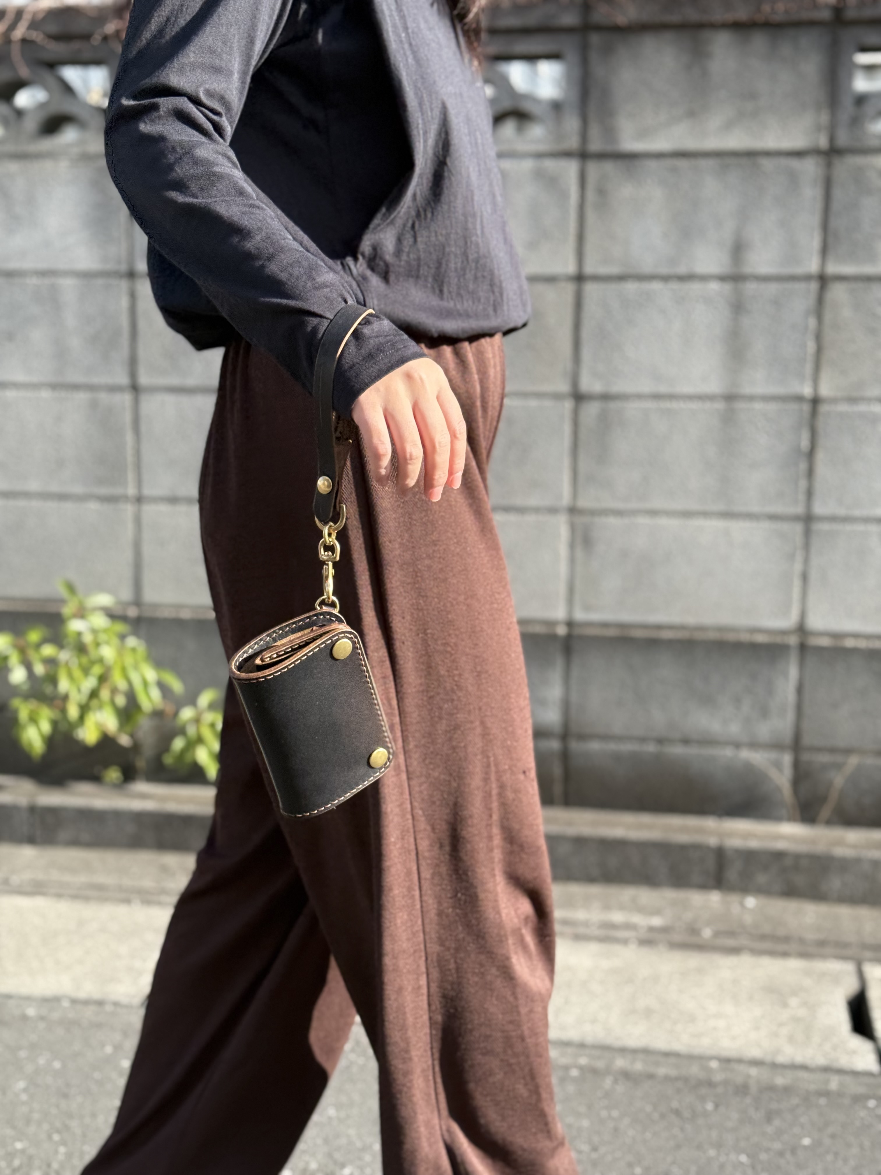 レザーハンドカフ　革手錠