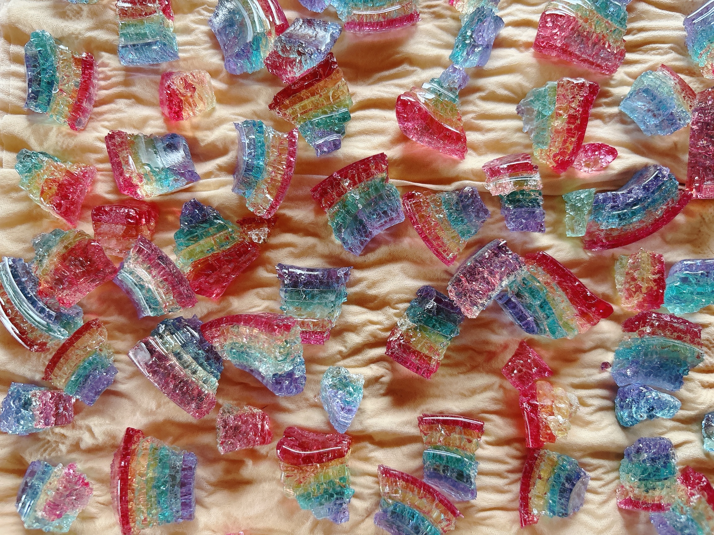 それでも「割れる素材」を選び続ける理由