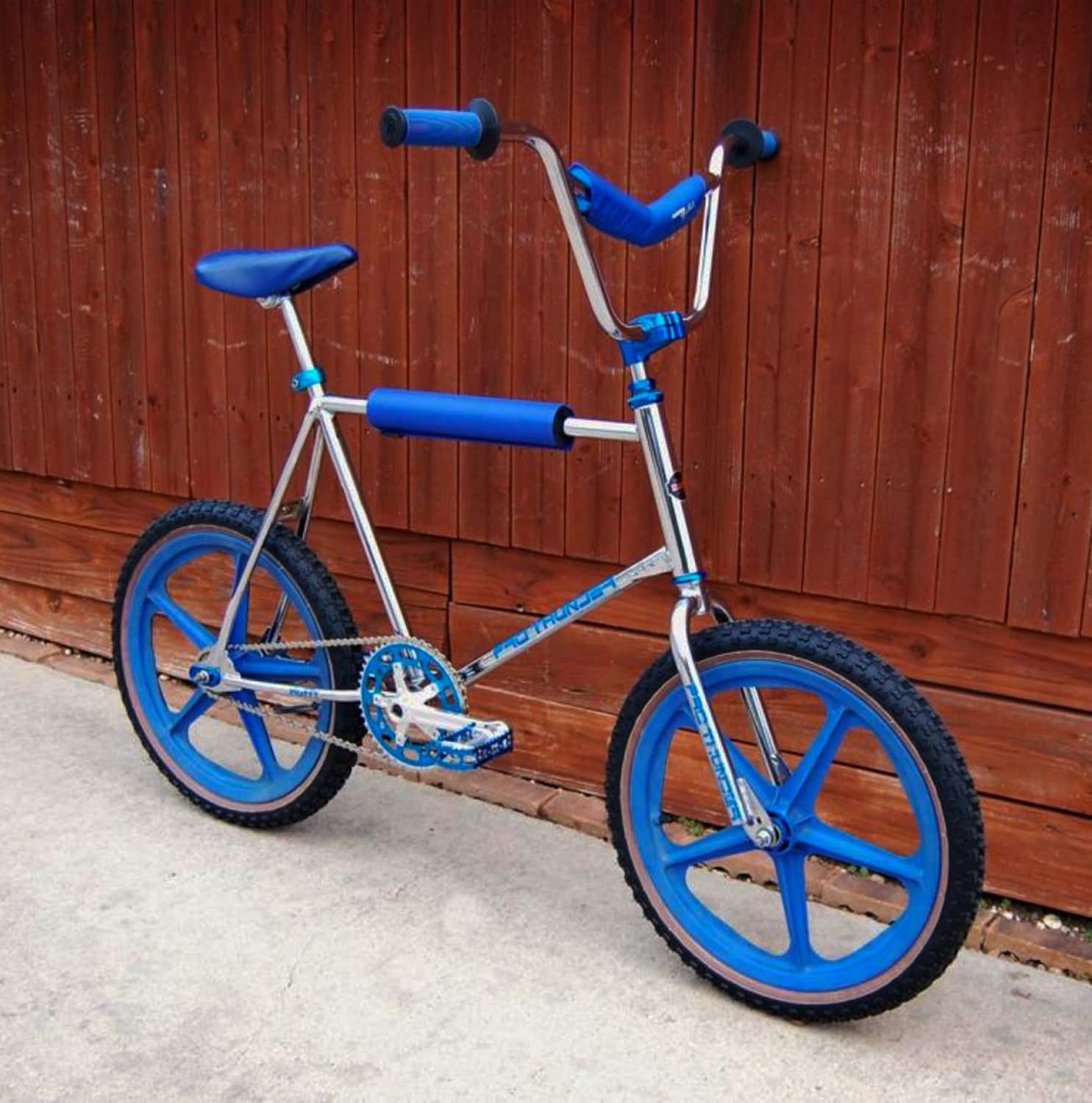 このチャリ・・・