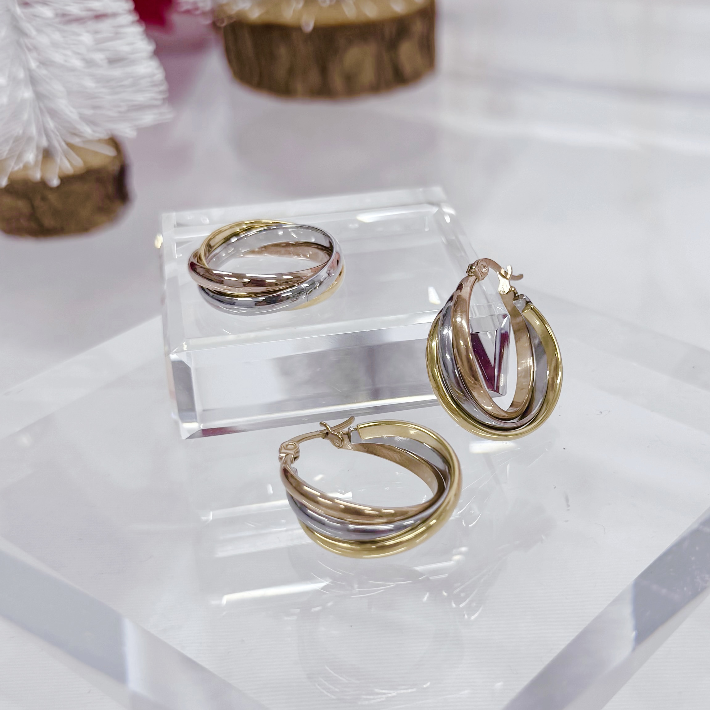 トリプルカラーが織りなす輝き✨ピアス&リング