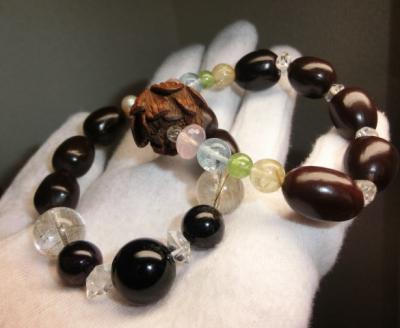 お客様ご感想☆ロータスシードブレスレットに守られました