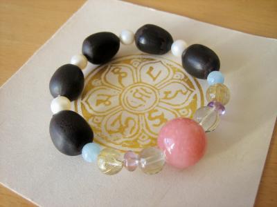 うれしい♡ 楽しい♪ 幸せ♡ の波動☆ロータスシードブレスレット♪