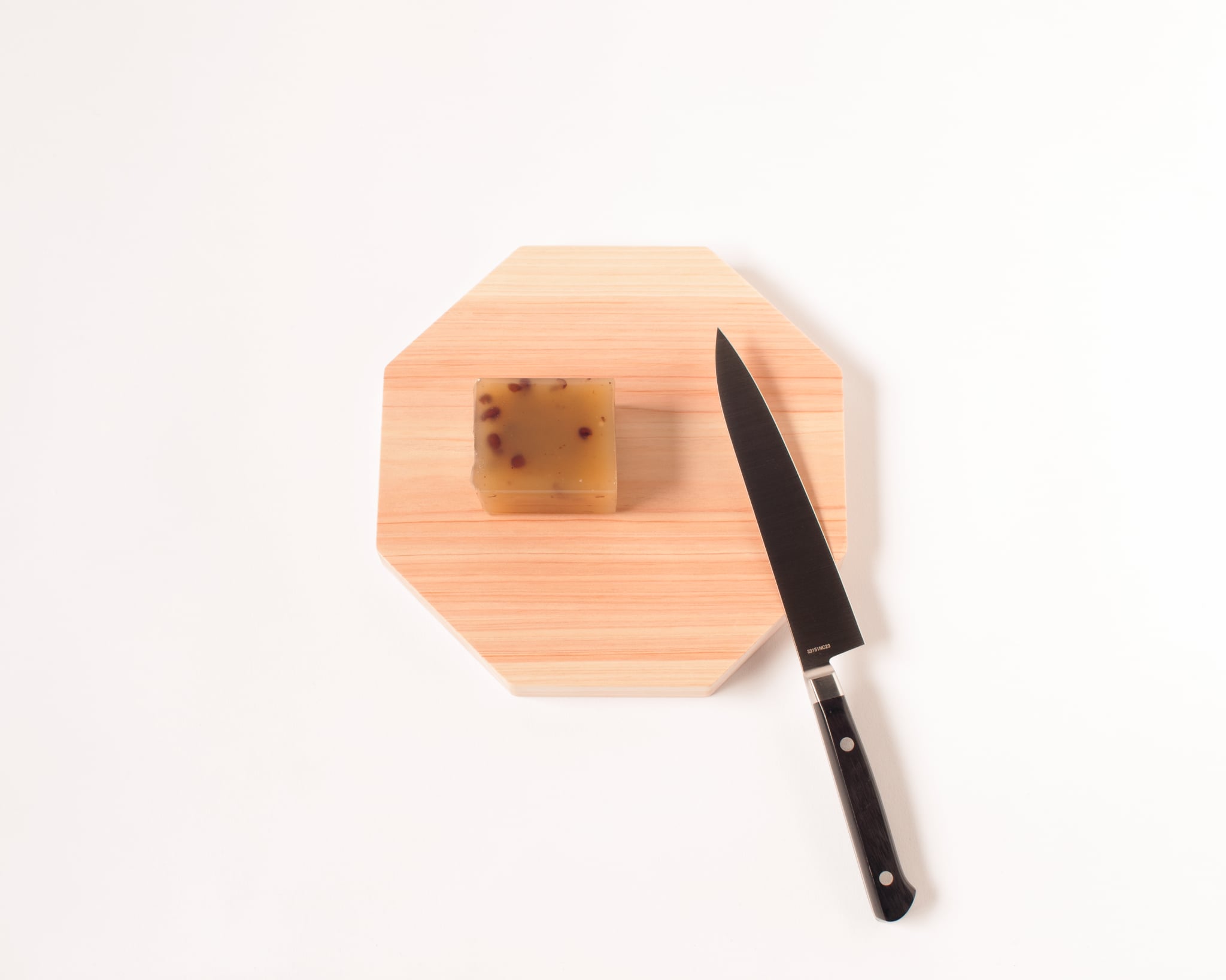 ヒノキのまな板　八角形