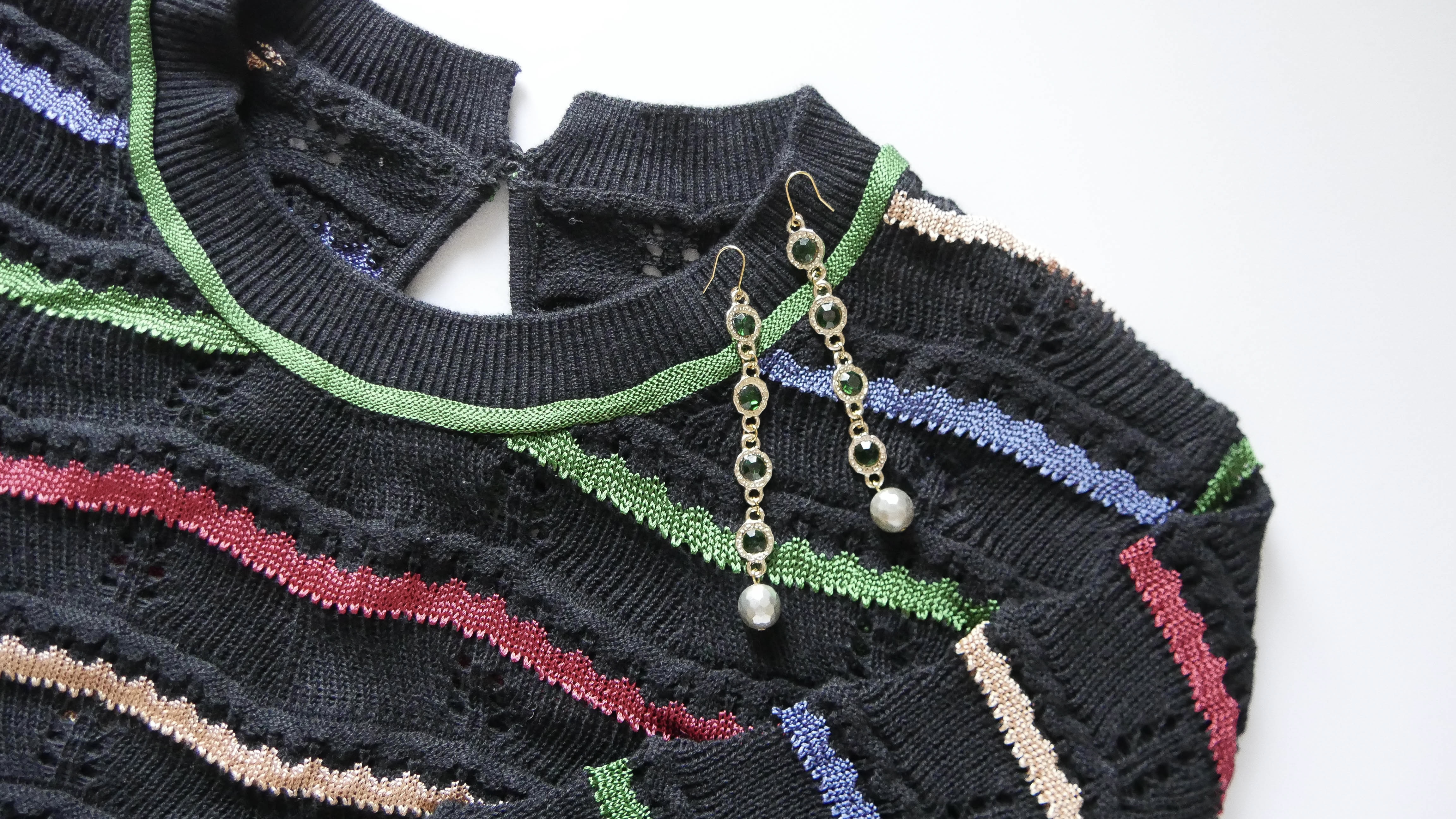 お気に入りの洋服に合わせて作るハンドメイドアクセサリー作りを楽しんではいかがですか？
