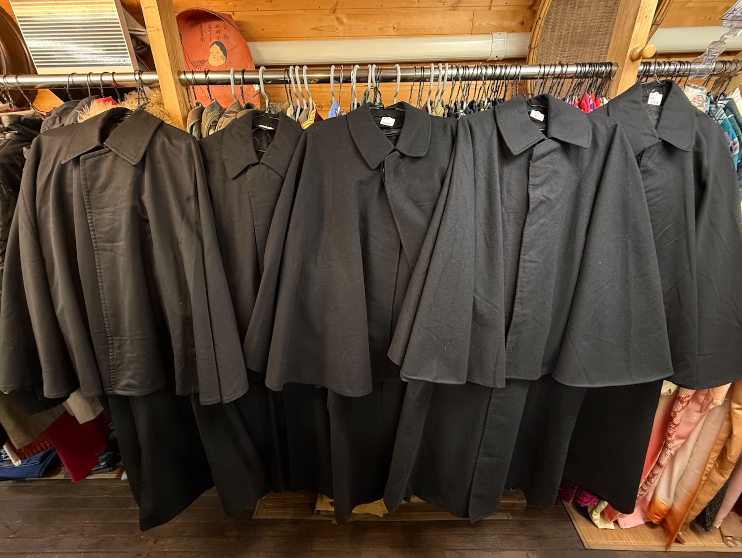とんび・マント・角袖等、コート類入荷しました。 | Antique John